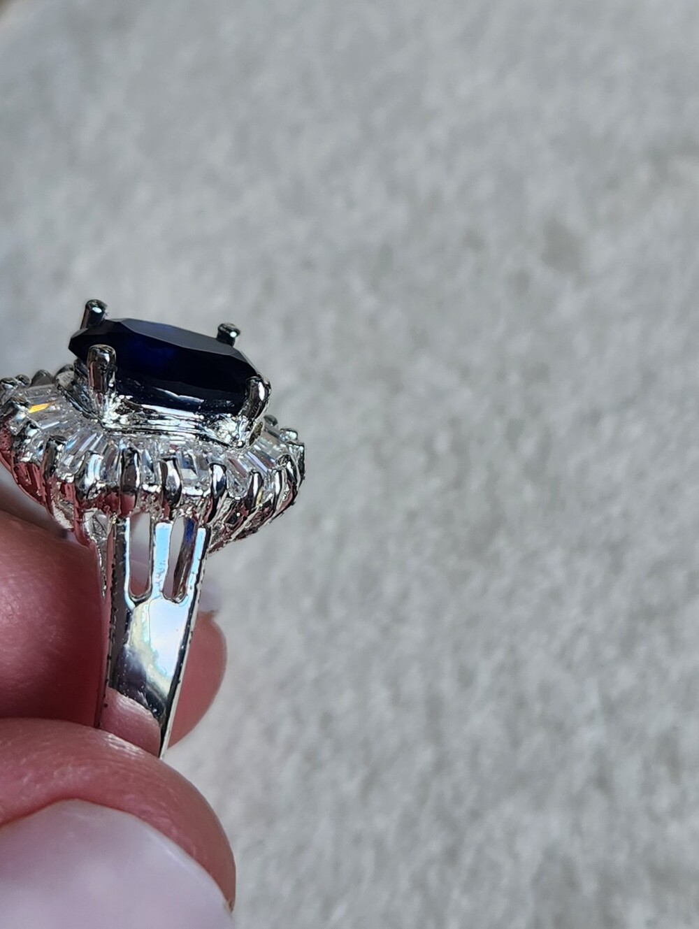 Vintage 925 Sterling Silver Blue Oval Sapphire CZ Halo Cocktail Ring Sz 6.25 - Picture 6 of 7